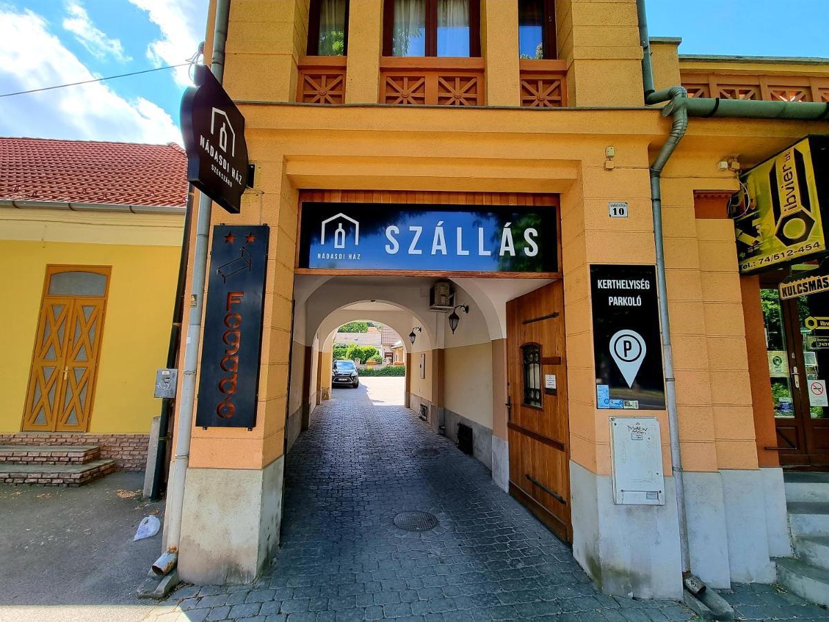 Nadasdi Haz Szekszárd Eksteriør bilde